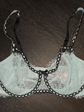 Victoria's Secret Light Blue Lace Underwire Bra with Black Trim